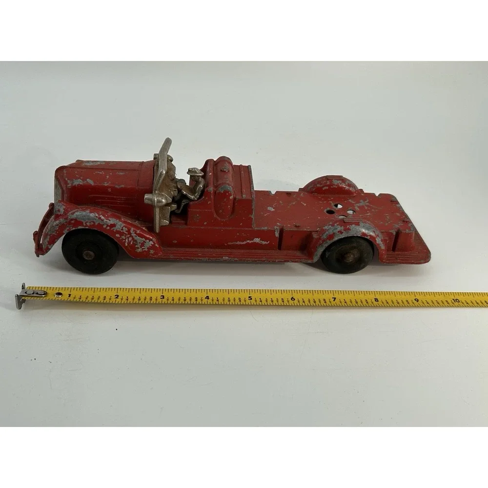Vintage Hubley Kiddie Toy Die Cast Fire Truck w/Driver # 473